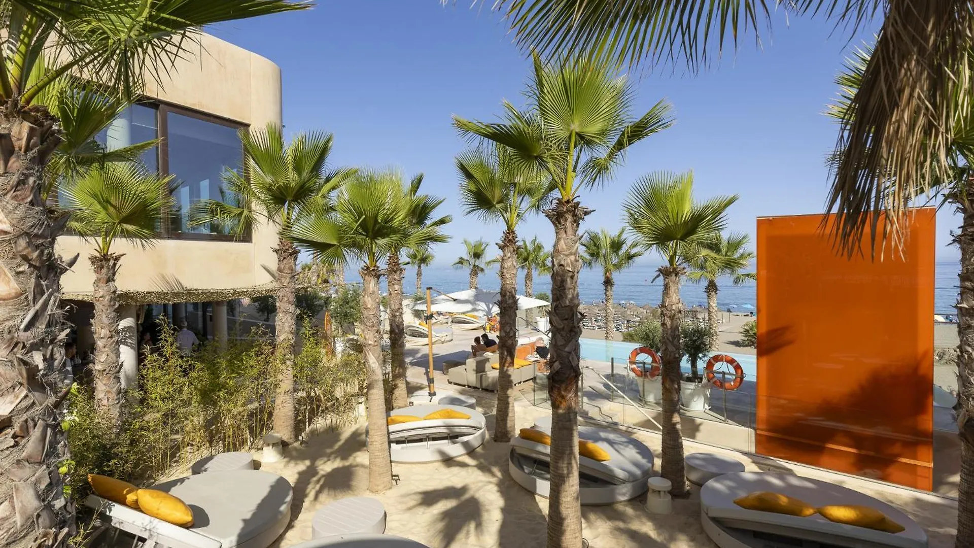Premium Garden Suite With Jacuzzi In Higueron Fuengirola